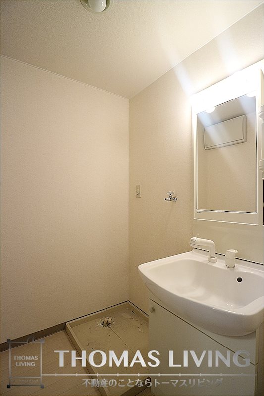 洗面設備　脱衣スペースです。