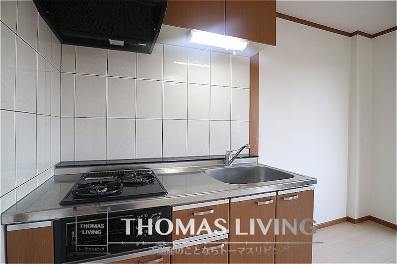 キッチン　2口コンロ・グリル付きですよ。