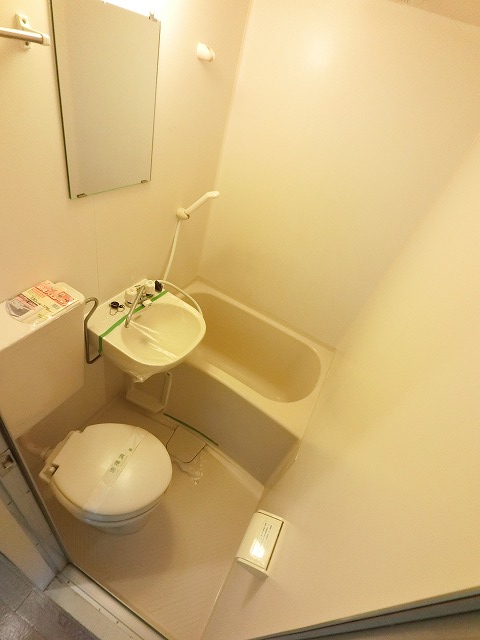 トイレ　室内は現況を優先します