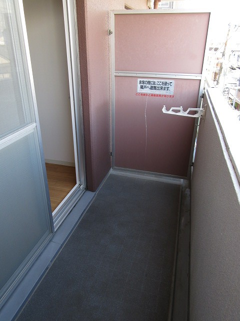 バルコニー　室内は現況を優先します