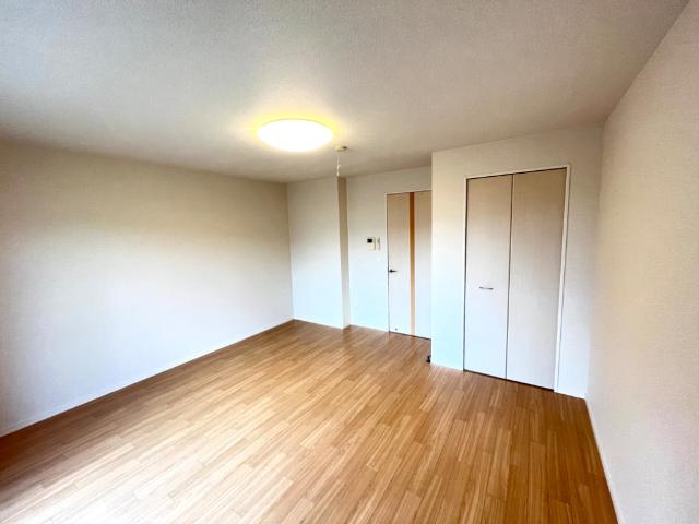 居室・リビング　室内