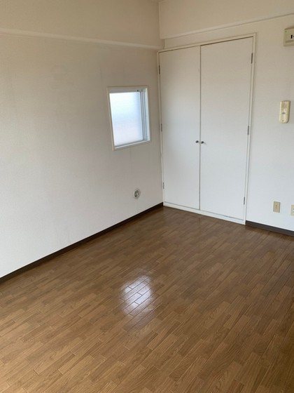 居室・リビング　※別号室の写真です