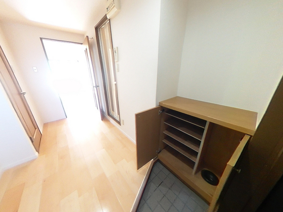 玄関　※別部屋の写真です