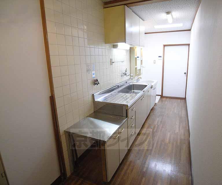 キッチン　大きなキッチンが入っています。