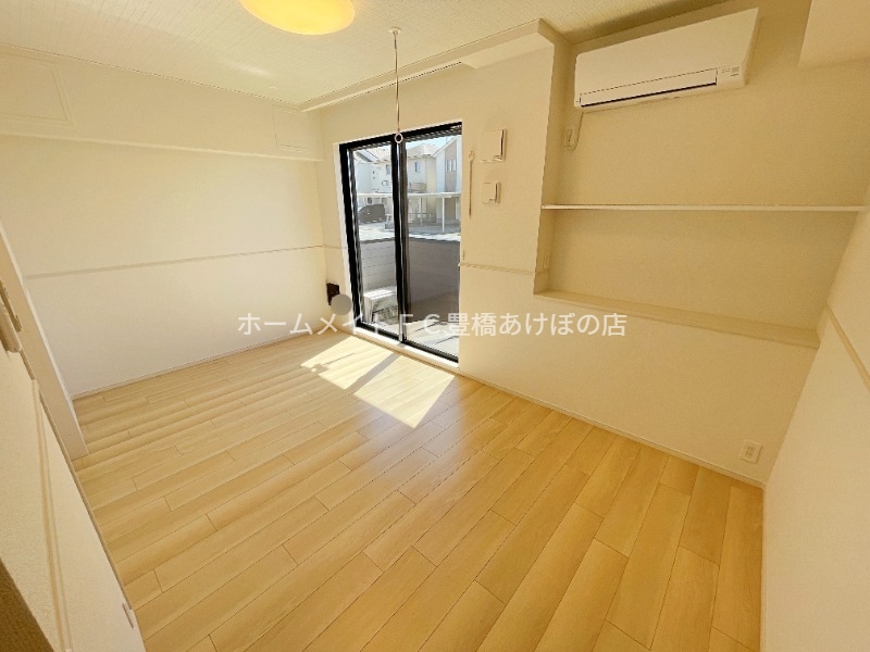 居室・リビング　同型完成モデル