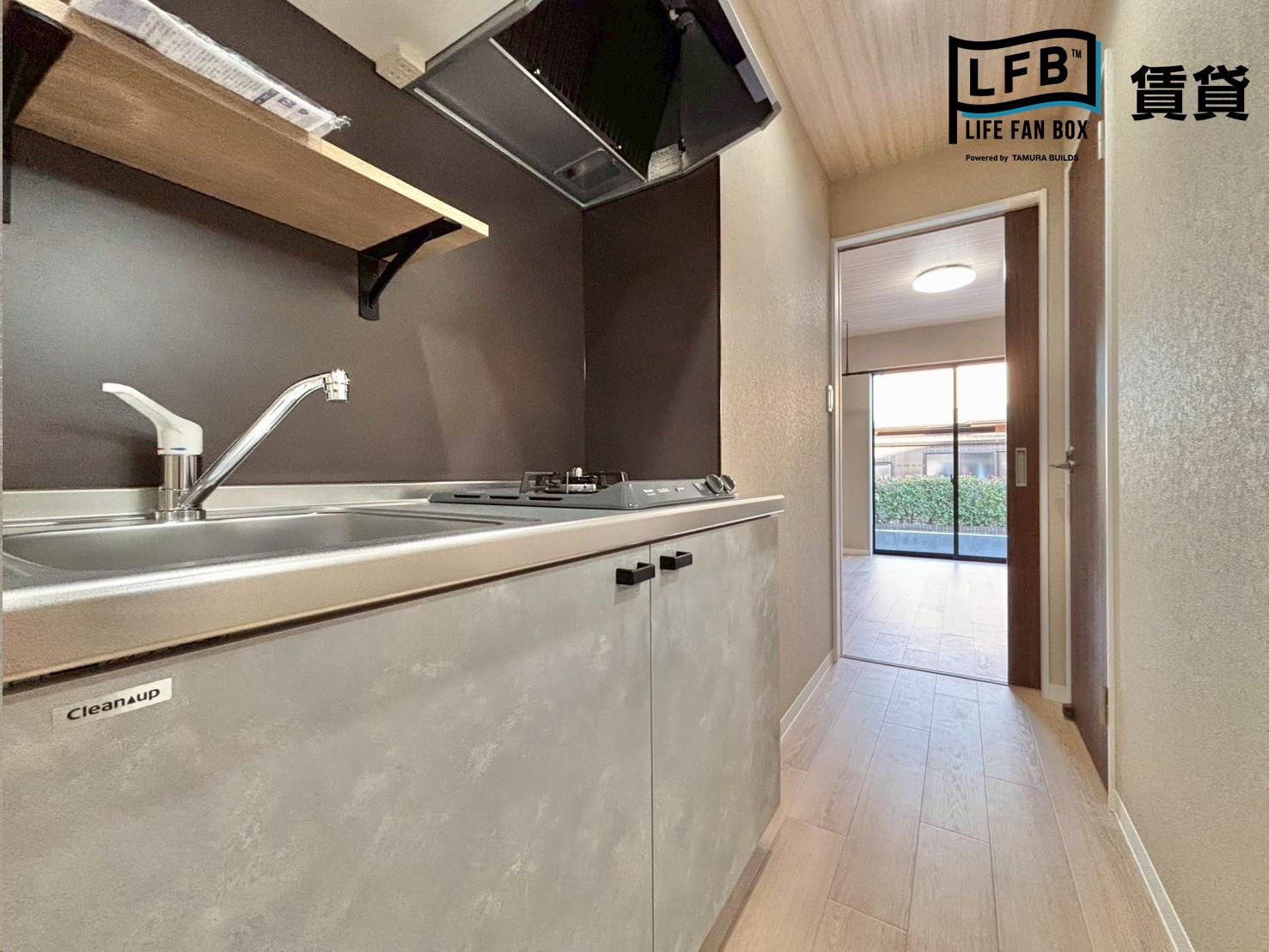 キッチン　※同間取り【仮称】平井新築アパートの室内写真です。壁紙や床の