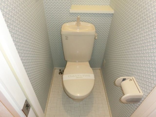 トイレ　バストイレ別です