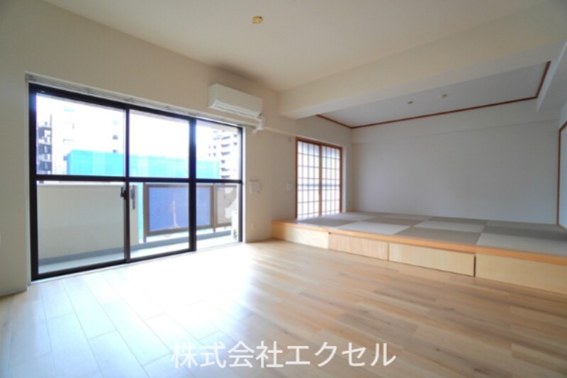 居室・リビング　エアコン付きのお部屋です。