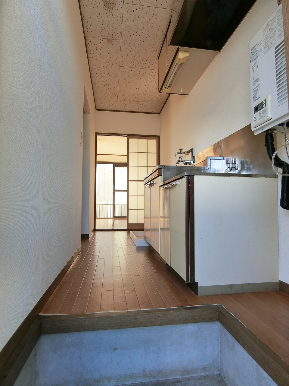 玄関　※別部屋参考写真