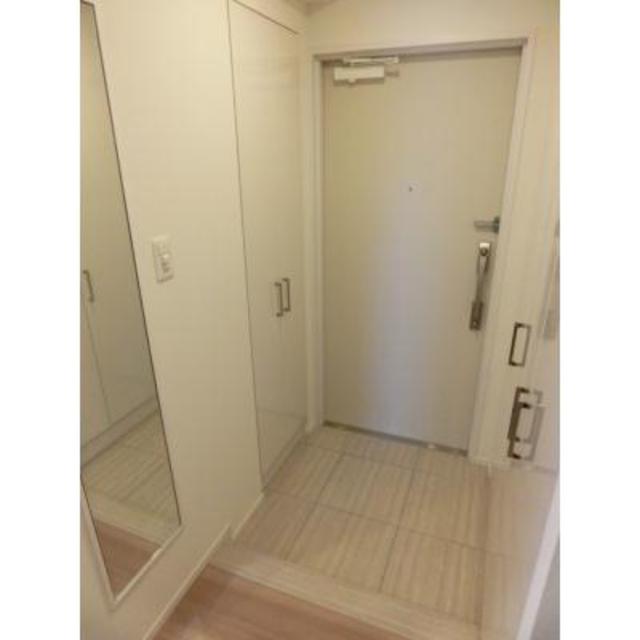 玄関　※写真は同タイプ住戸です。
