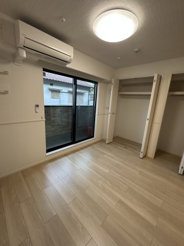 エントランス　落ち着いたエントランスです