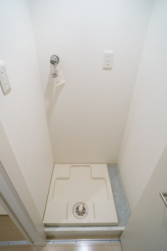 その他設備　便利な室内洗濯機置場を設置。浴室乾燥機や外干し可能なベランダ