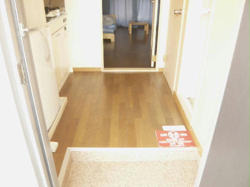 玄関　家具・家電付きのお部屋です。