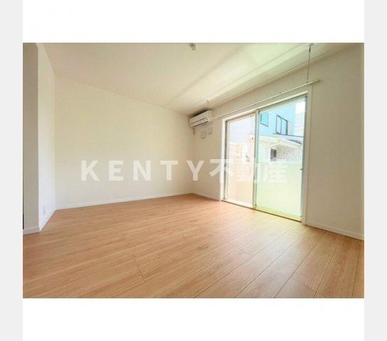 居室・リビング　こちらの居間で趣味の時間をお楽しみください