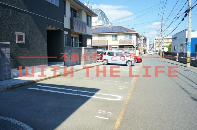 駐車場　駐車場に車を止められます