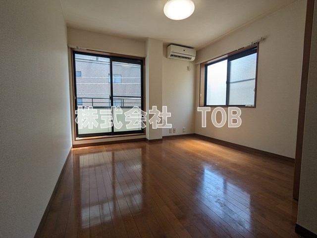 居室・リビング　※クリーニング中の撮影※