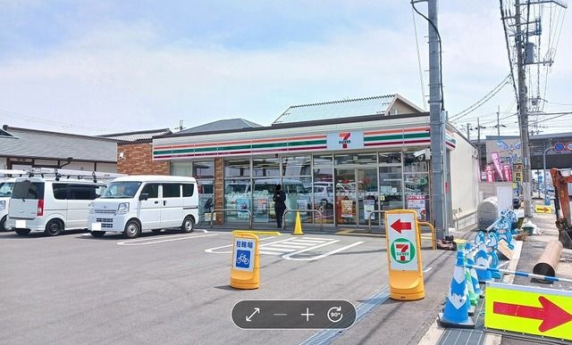 コンビニ　セブンイレブン（コンビニ）まで350m