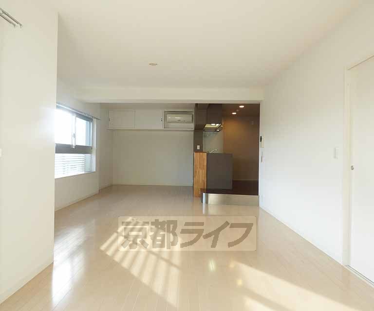 居室・リビング　広々としたお部屋です。