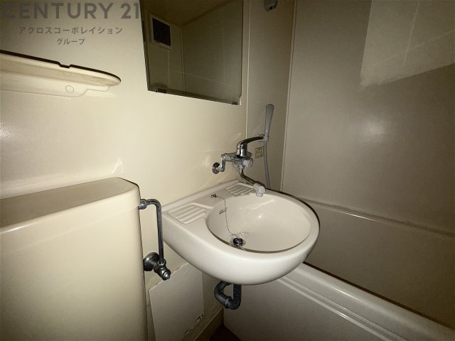 洗面設備　浴室内に洗面台付き！