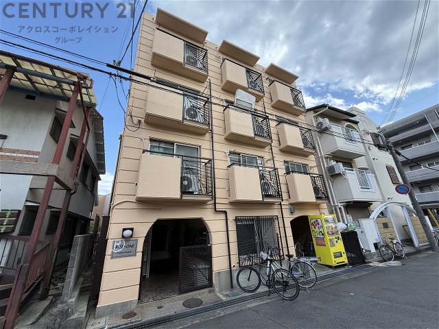 建物外観　防犯カメラ付きでセキュリティ面も安心です。