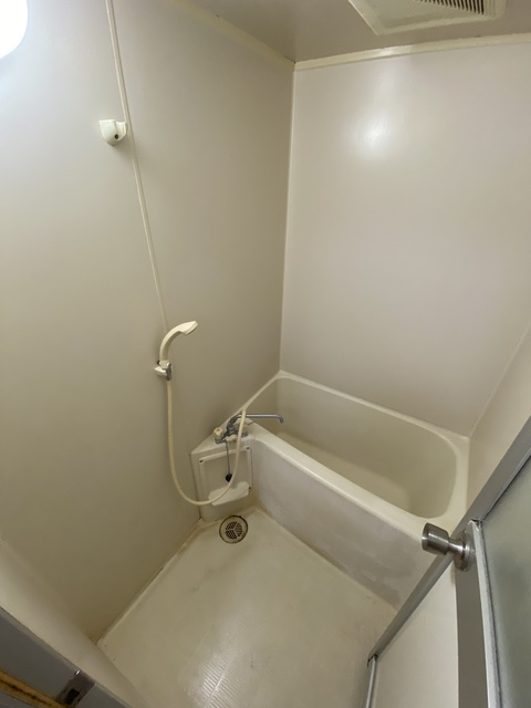 バス・シャワールーム　１日の疲れをバスルームでゆっくりと…。