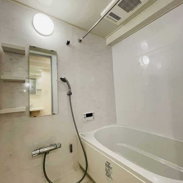 バス・シャワールーム　浴室