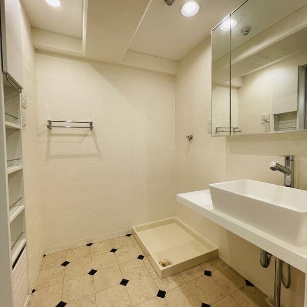 洗面設備　洗面室