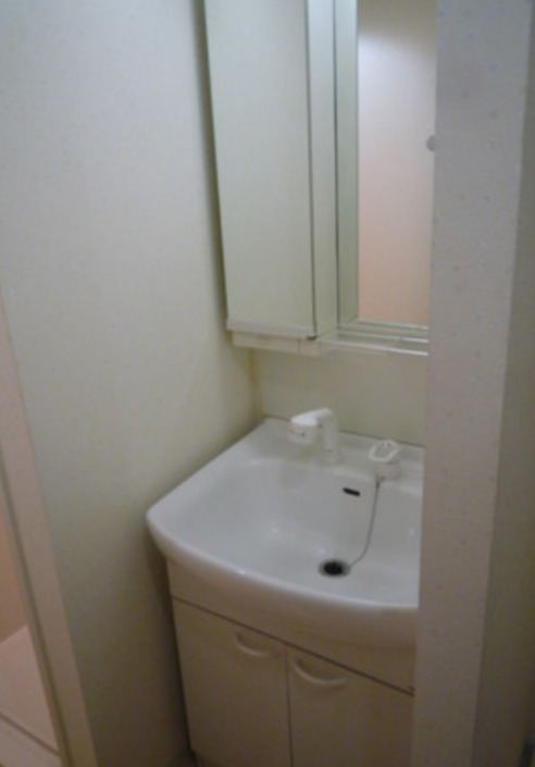 洗面設備　※別部屋の参考写真です。