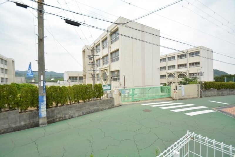 小学校　小部東小学校（小学校）まで861m