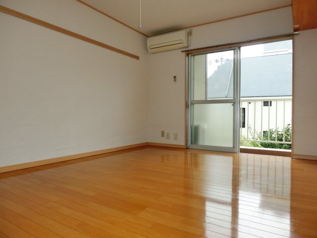 その他部屋・スペース　南東向きの日当たりのよい寝室スペース。（※参考写真）