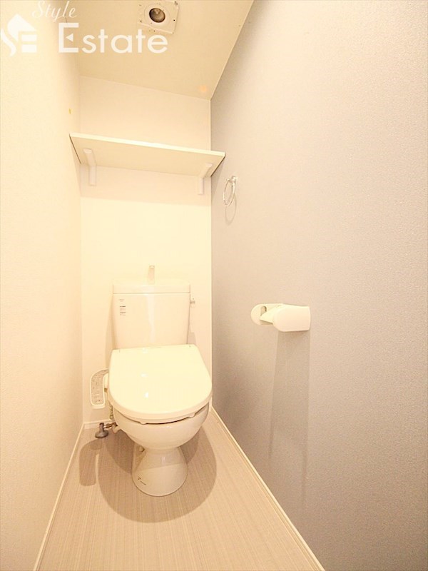 トイレ　温水洗浄便座