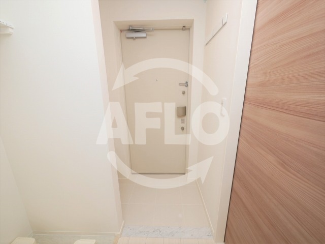 玄関　TLRレジデンス本町WEST　玄関