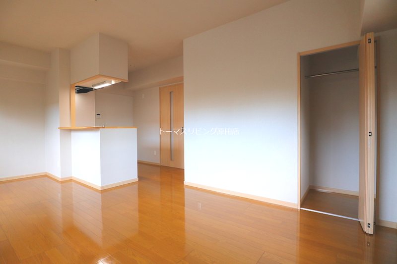 居室・リビング　203号室写真