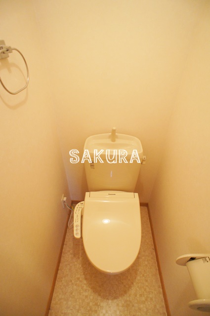 トイレ　嬉しい温水洗浄便座♪