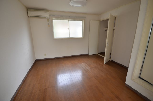 居室・リビング　エアコン設置済み！