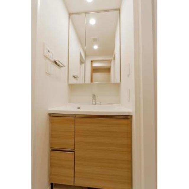 洗面設備　※写真は同タイプ住戸です。