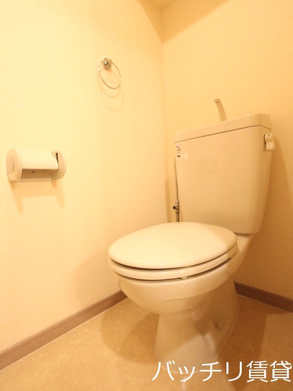 トイレ　写真は別号室イメージの為、現状を優先致します