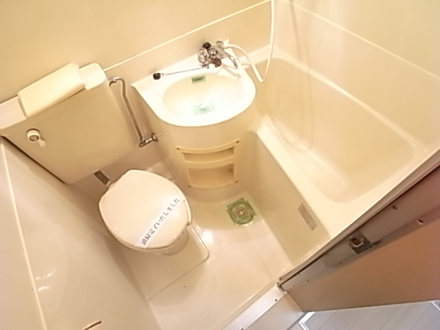 バス・シャワールーム　ゆったり過ごせるお風呂です