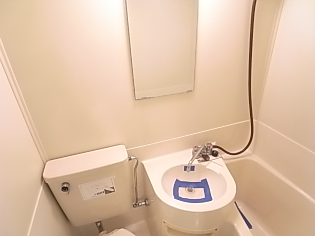 洗面設備　コンパクトで使いやすい洗面所