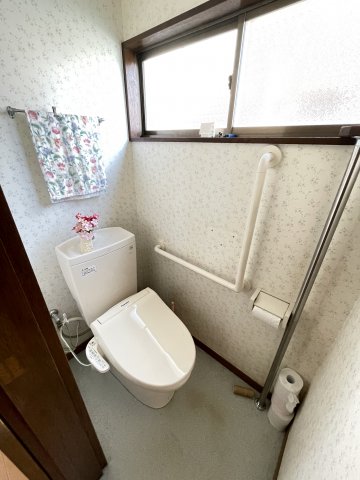 トイレ　ウォシュレット付きのトイレです。