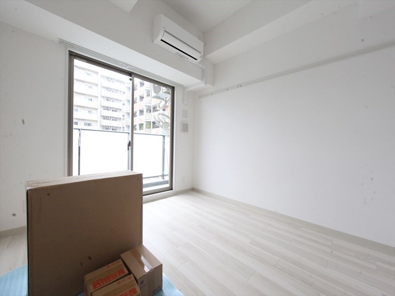 バルコニー　洋室6帖　エアコン付　クローゼット付　バルコニー