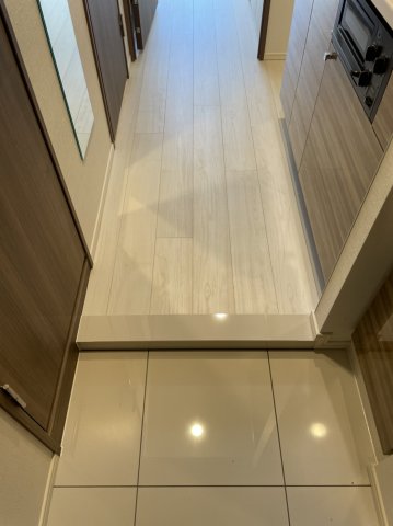 玄関　ガーラ・リバースクエア横濱南