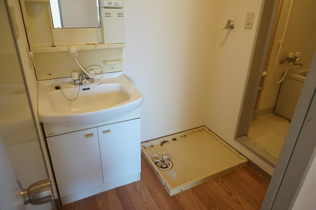 洗面設備　※室内写真、動画、パノラマは同物件別部屋のものです。