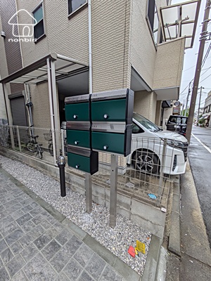 エントランス　自転車も置けそうですが