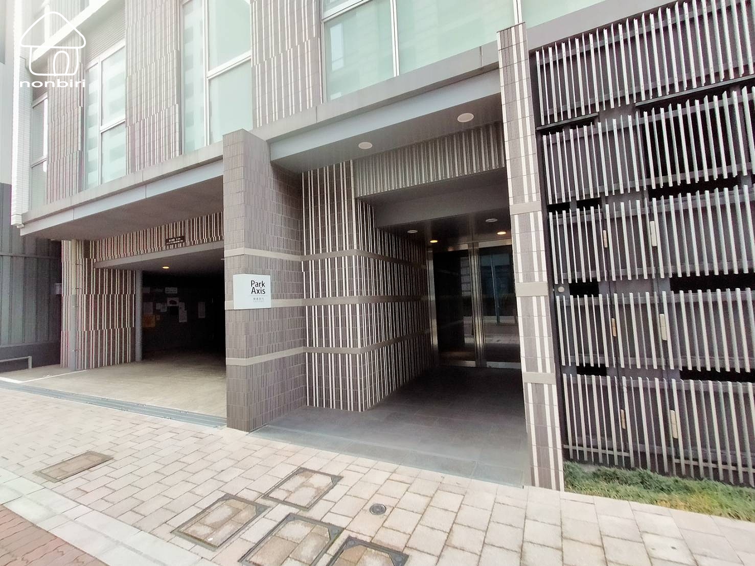 エントランス　入り口もおしゃれですね