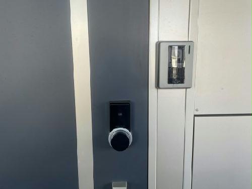 セキュリティ　モニター付インターフォン