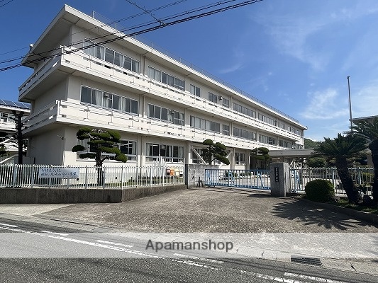 小学校　赤穂市立小学校尾崎小学校（小学校）まで830m