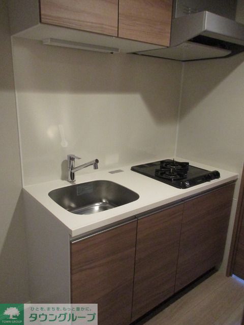 キッチン　Eタイプ2016年7月撮影 同タイプ805号室の写真です。