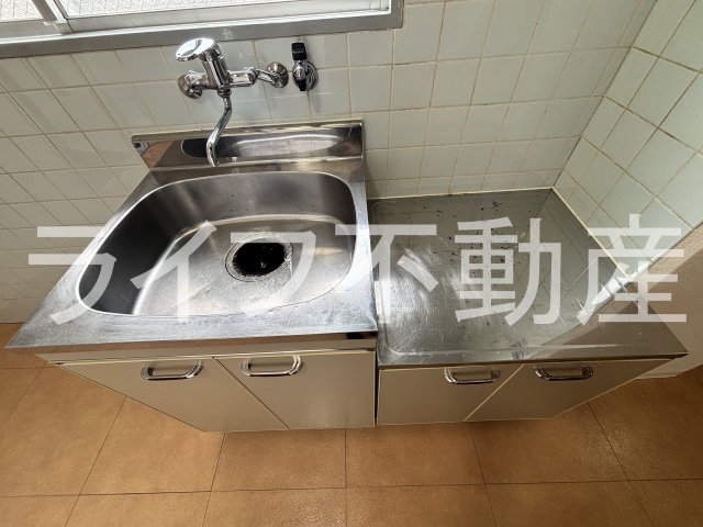 キッチン　コンパクトなキッチンで掃除もラクラク
