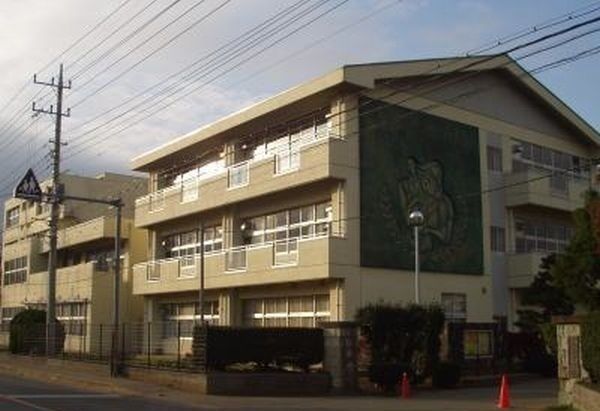 中学校　八街中学校（中学校）まで2600m